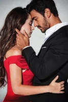 Между / Арафта - постер сериала