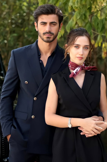 Между / Арафта - постер сериала