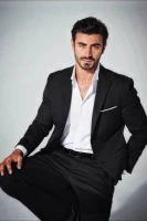 Между / Арафта - постер сериала