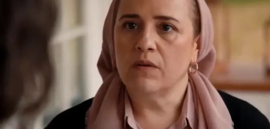 Кадры из Между / Арафта 76 серия